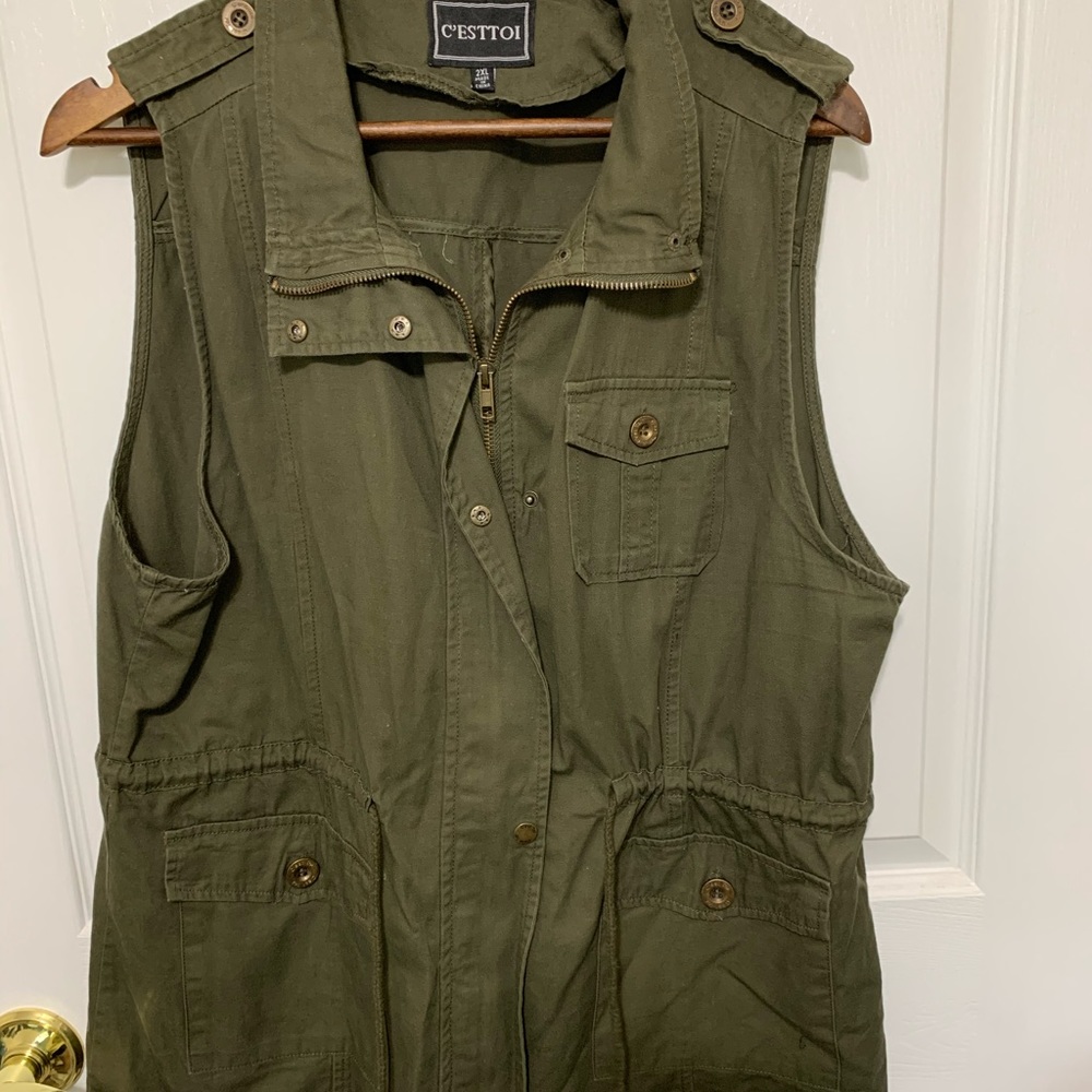 Olive green utility vest 2xl